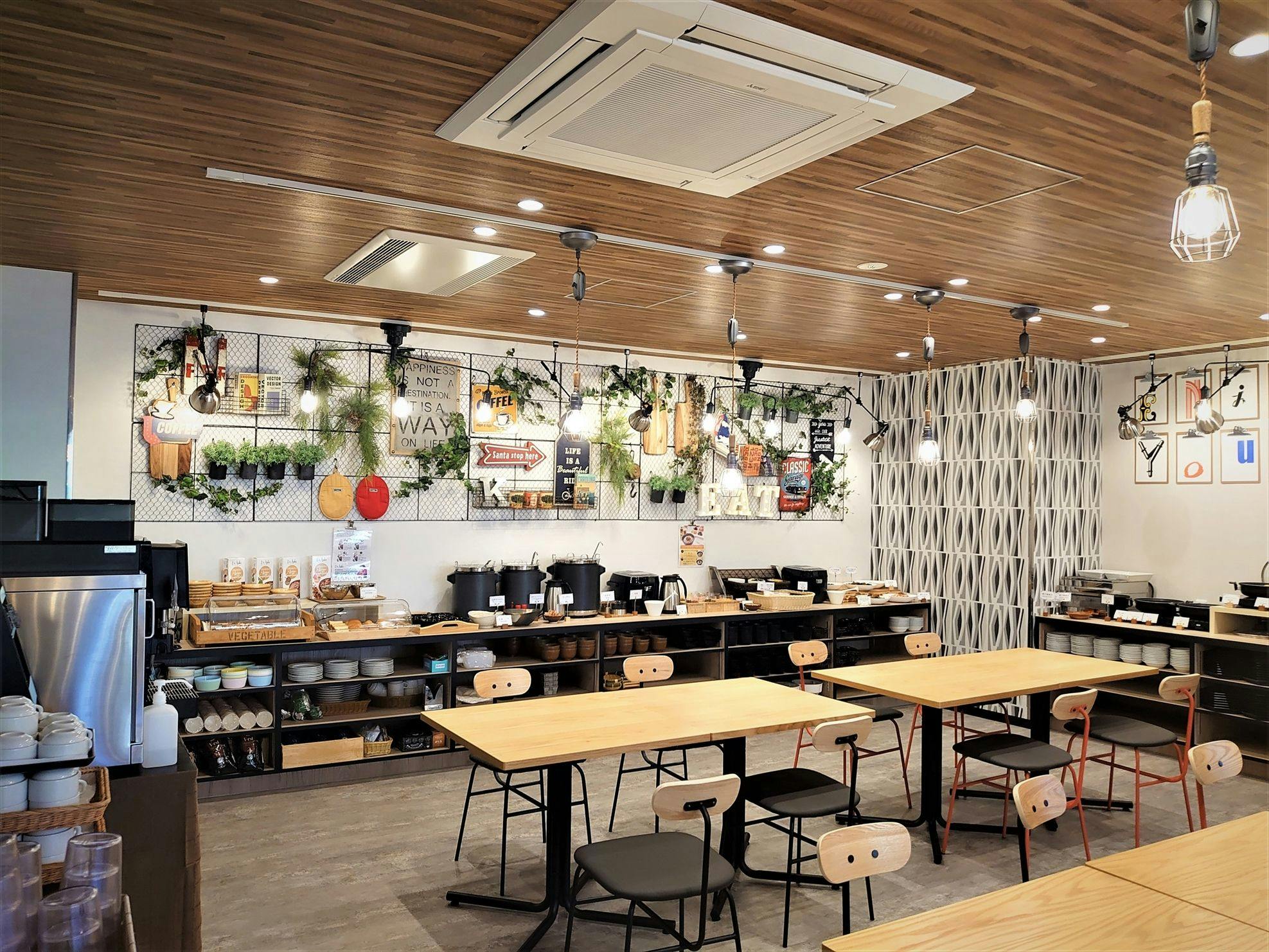 レストラン　朝食会場　写真：GR