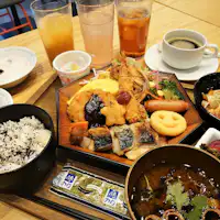 บุฟเฟ่ต์อาหารเช้า ภาพ: GR