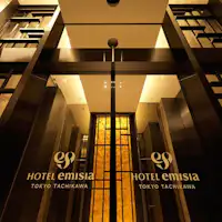 タワー館エントランス