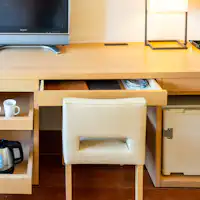 ห้องพักเตียงคู่มาตรฐาน: โต๊ะ