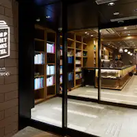 ホテル外観 <夜>