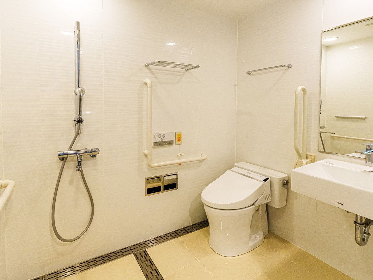 APA Hotel <Naha Airport Wakasa>