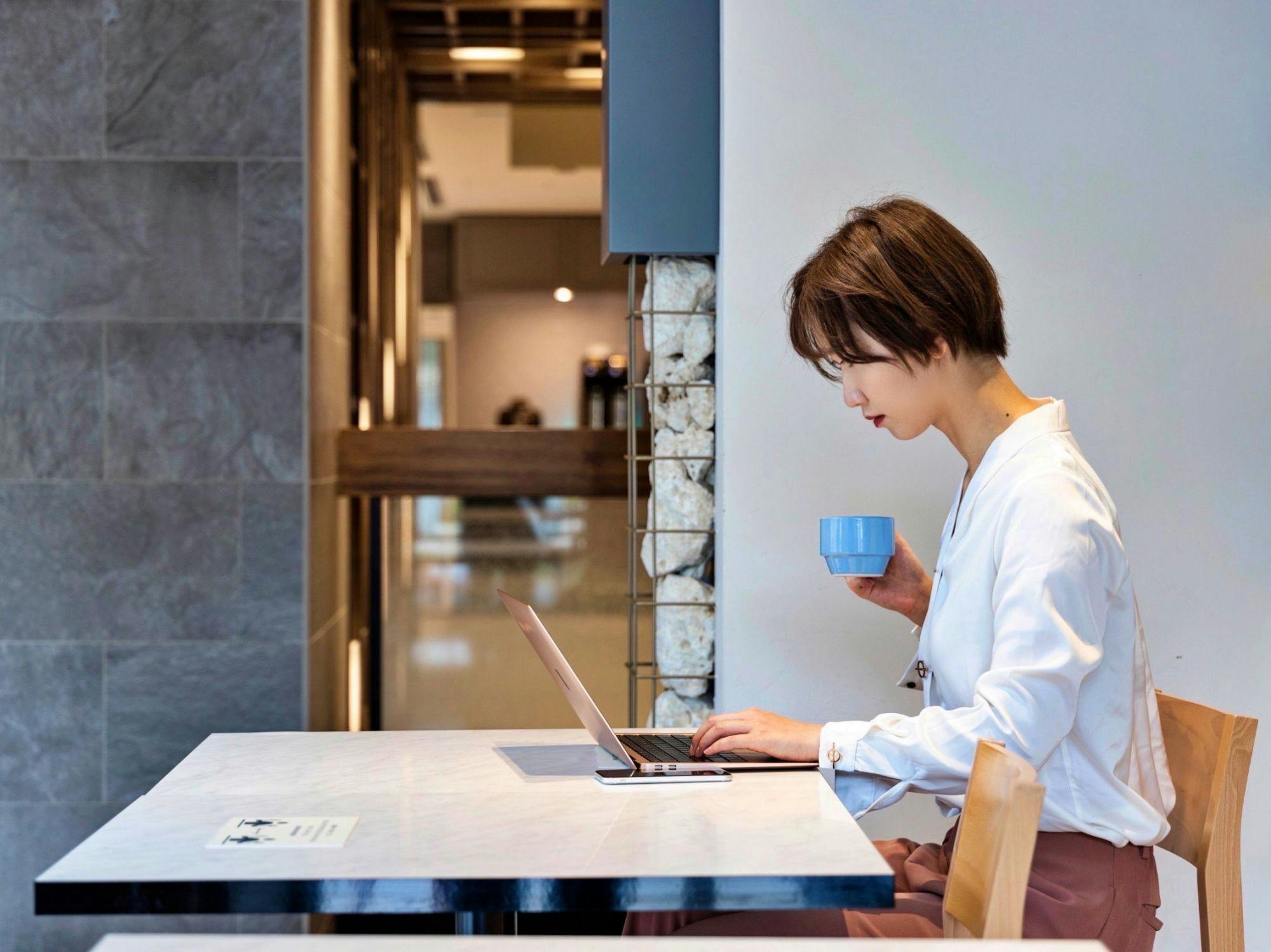 レストランをワーキングスペースとして利用