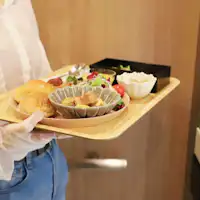 Bữa sáng buffet có thể mang về Phòng.