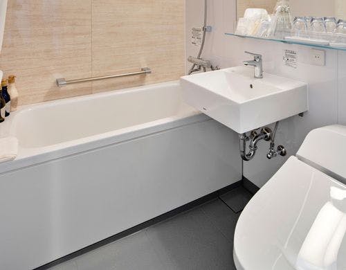 幅160CMのダブルベッド