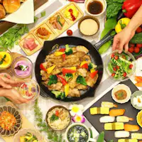 Bữa sáng buffet với các món ăn chính là ẩm thực Okinawa