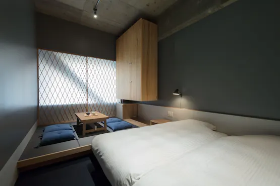 Moderate with Japanese-style