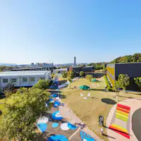 ภายนอก (กลางวัน)