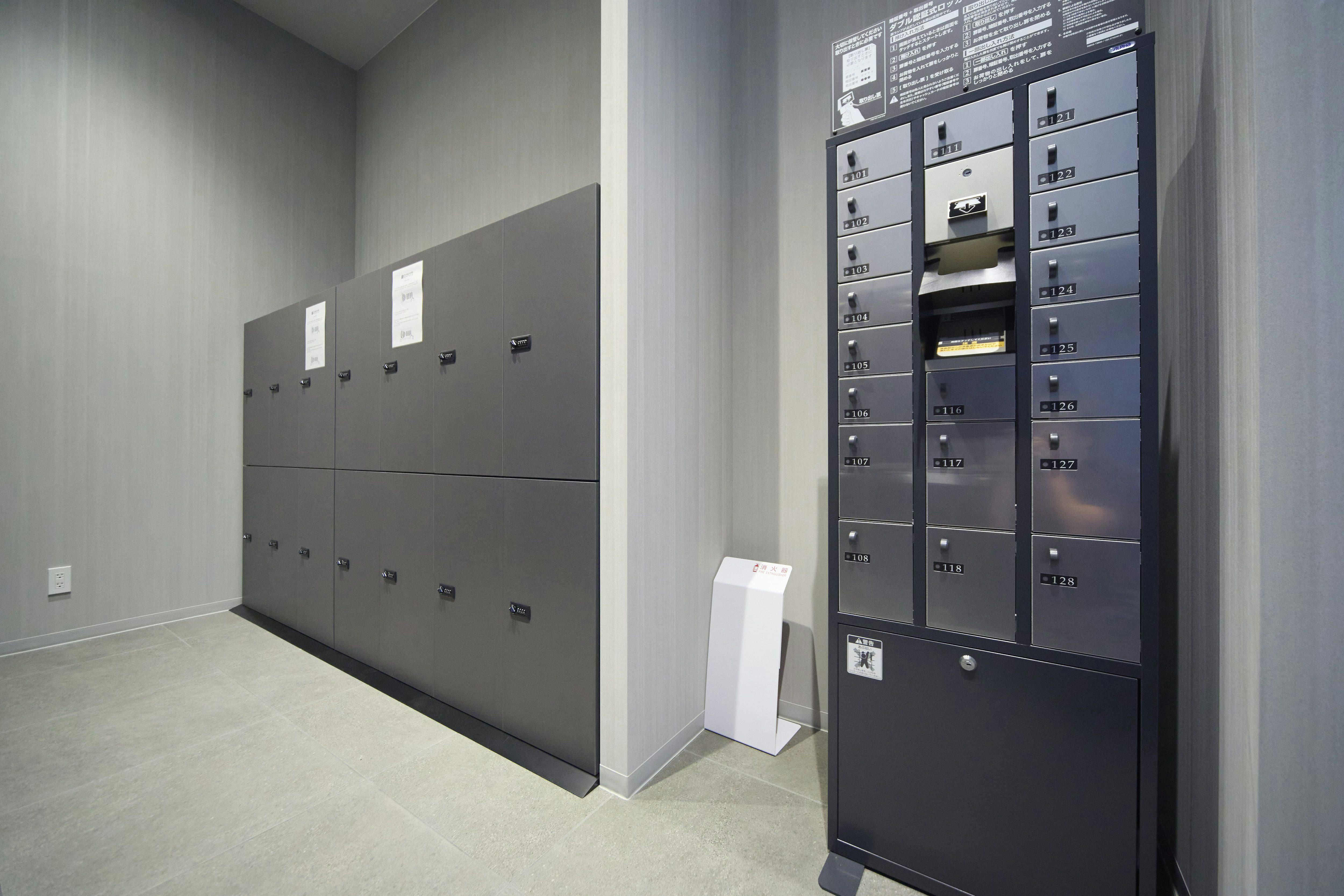 クローク・貴重品ロッカー