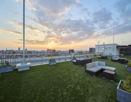 ルーフトップテラスからの夕日