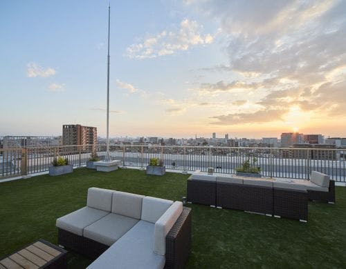 ルーフトップテラスからの夕日