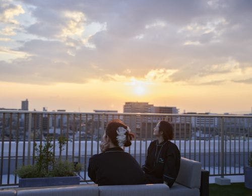 ルーフトップテラスからの夕日