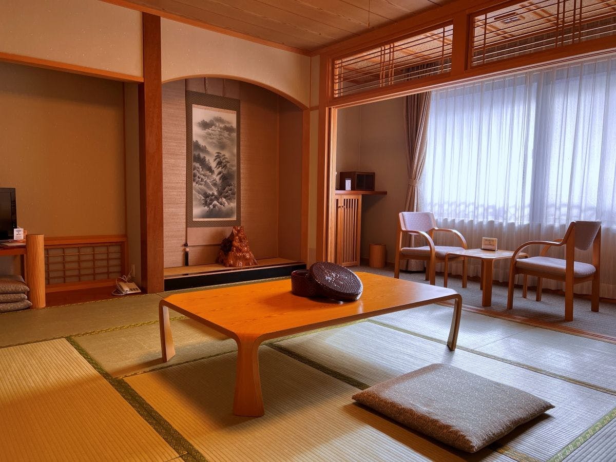 *【ตัวอย่างห้องพัก (อาคารใหม่ ห้องแบบญี่ปุ่น 10 เสื่อ พร้อมห้องน้ำและสุขา)】