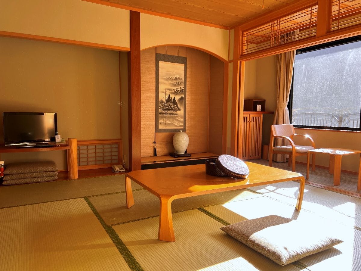 *【ตัวอย่างห้องพัก (อาคารใหม่ ห้องสไตล์ญี่ปุ่น 10 เสื่อ พร้อมห้องน้ำ)】