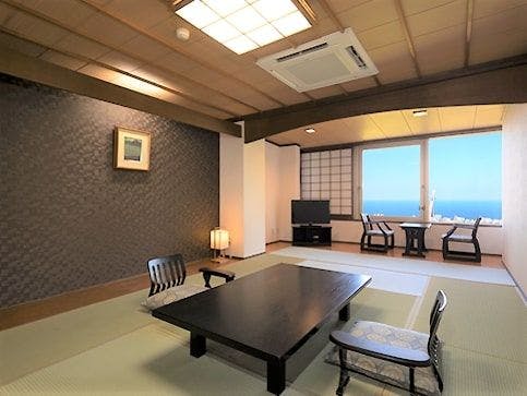 ห้องสไตล์ญี่ปุ่น 12 เสื่อทาทามิ + ระเบียงกว้าง