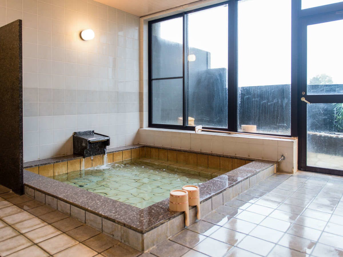 ห้องอาบน้ำรวมชาย