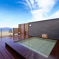 Pemandian terbuka dengan pemandangan 'Ukigumo'