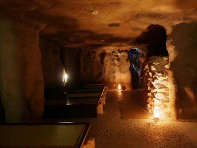 ห้องอาบน้ำหินร้อนสำหรับผู้หญิงเท่านั้น "ป่าผ่อนคลาย"