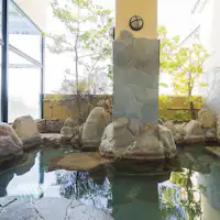 บ่อน้ำร้อนกลางแจ้งสำหรับผู้ชาย