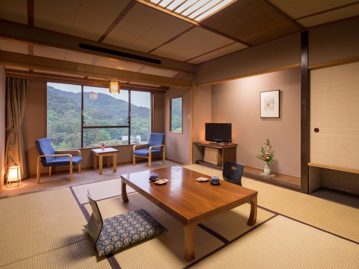 10 เสื่อทาทามิ + พร้อมระเบียงกว้าง