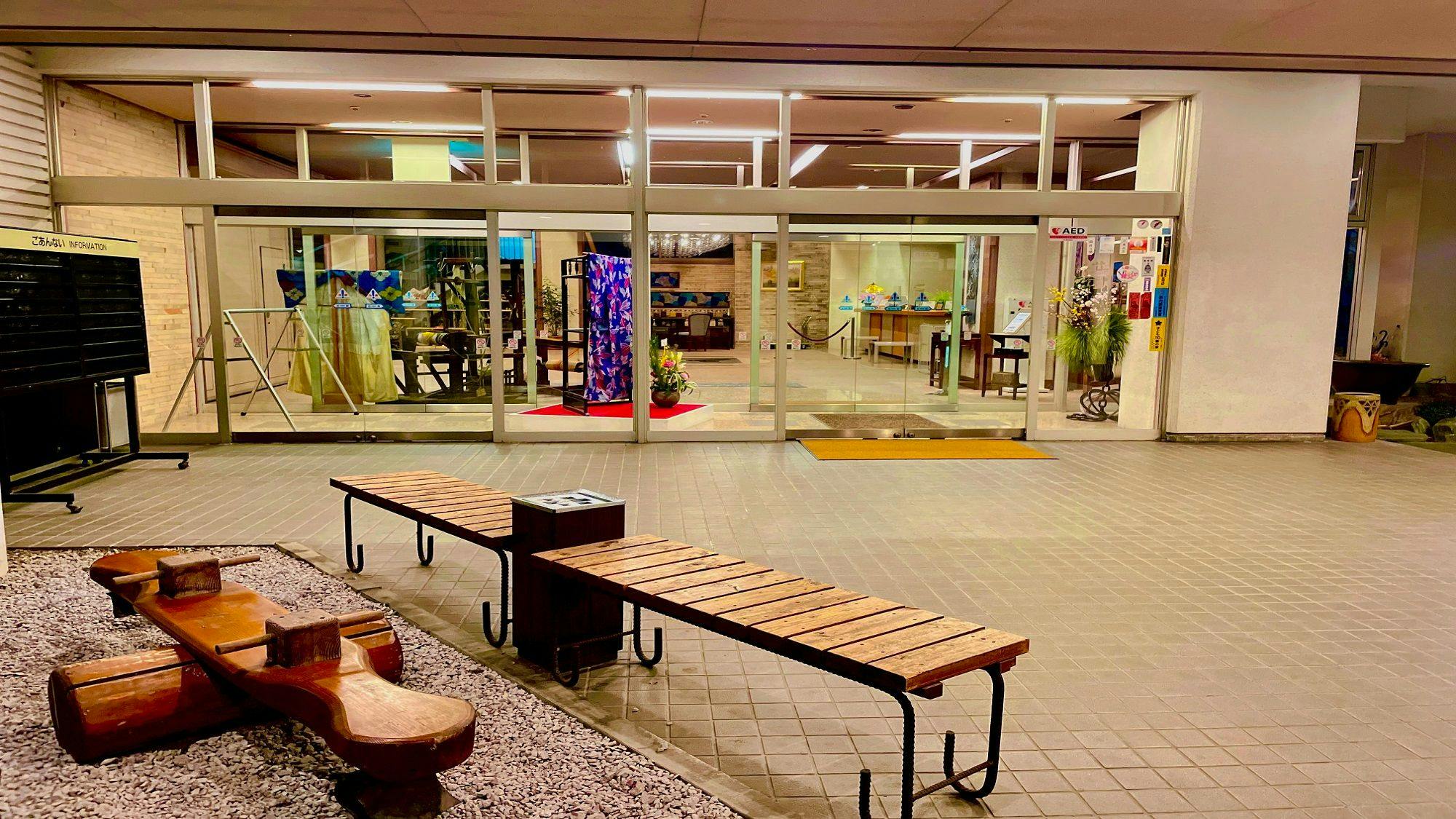 หน้าประตูทางเข้า