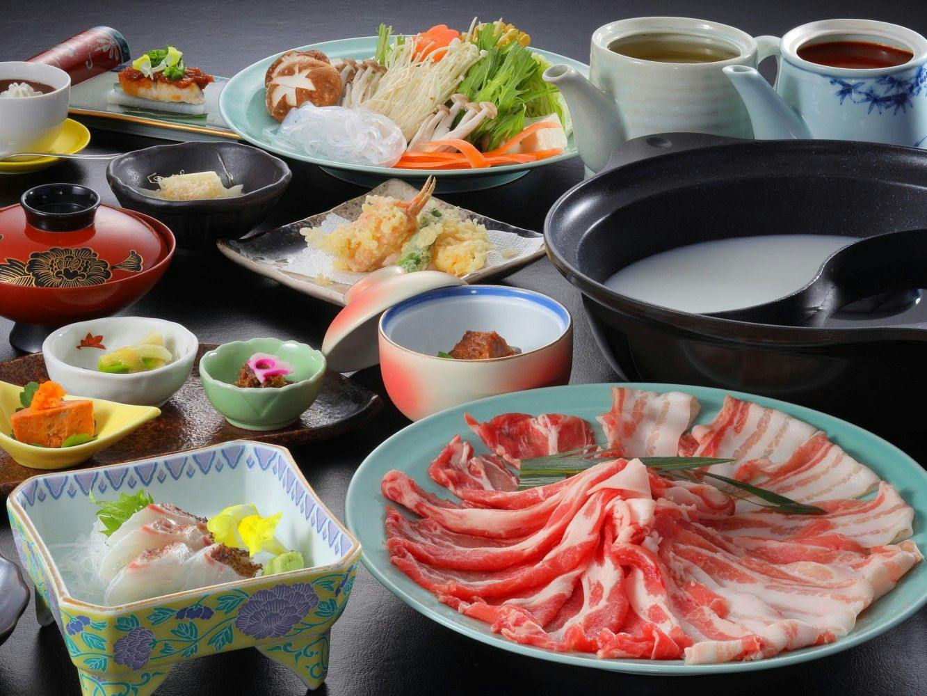 ชุดหม้อไฟสุขภาพที่เลือกได้ของหมูโยเนซาวะ.