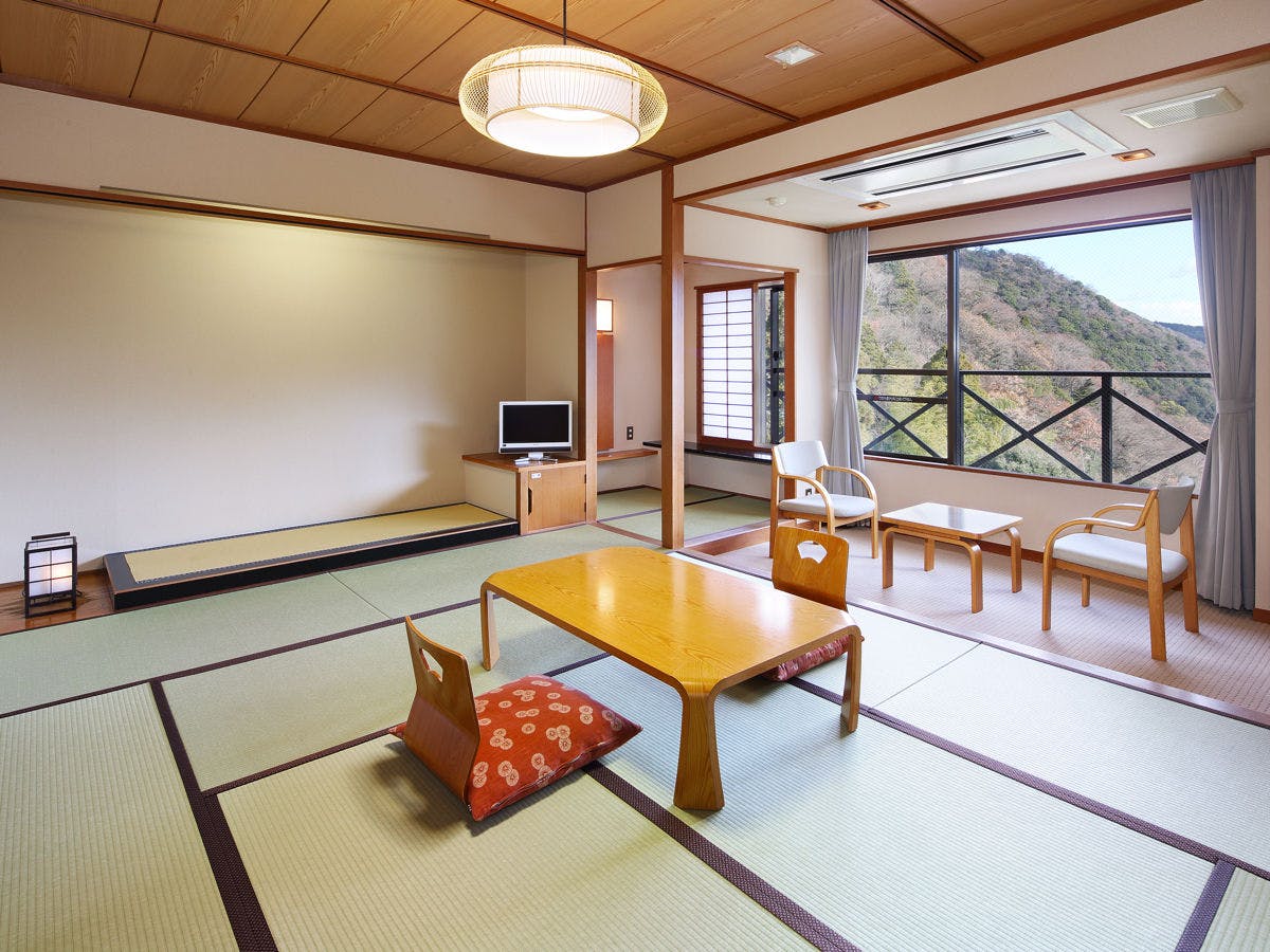 Hakone Mori Okada
