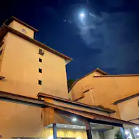 ภายนอก (กลางคืน)