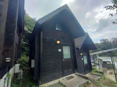 บ้านไม้หลังเล็กสำหรับ 2 คน