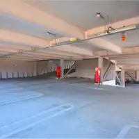 ที่จอดรถหลายชั้น (พื้นที่จอดรถ)