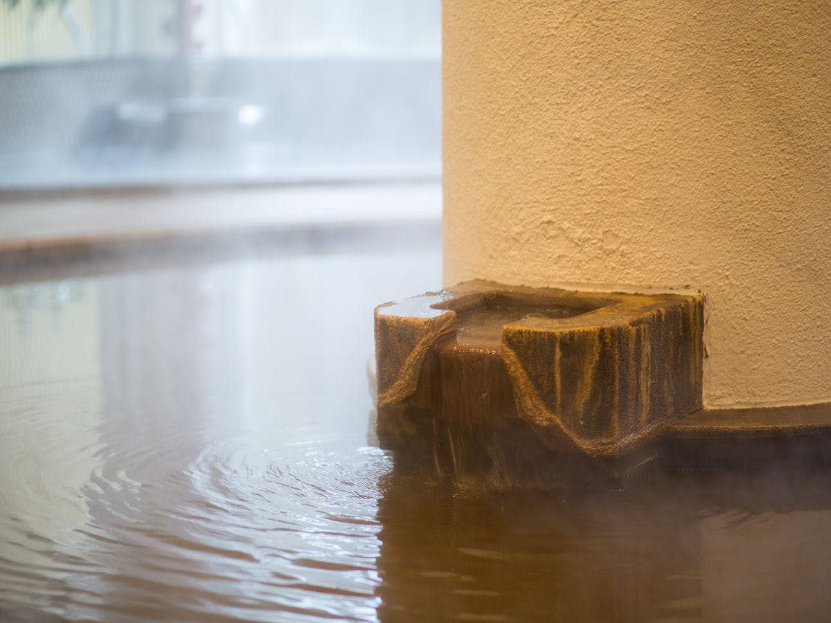 น้ำพุร้อนธรรมชาติ