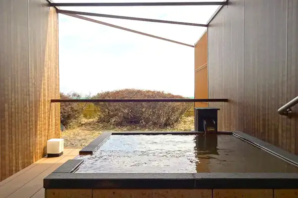 ห้องพักพร้อมอ่างอาบน้ำกลางแจ้ง - ตัวอย่าง