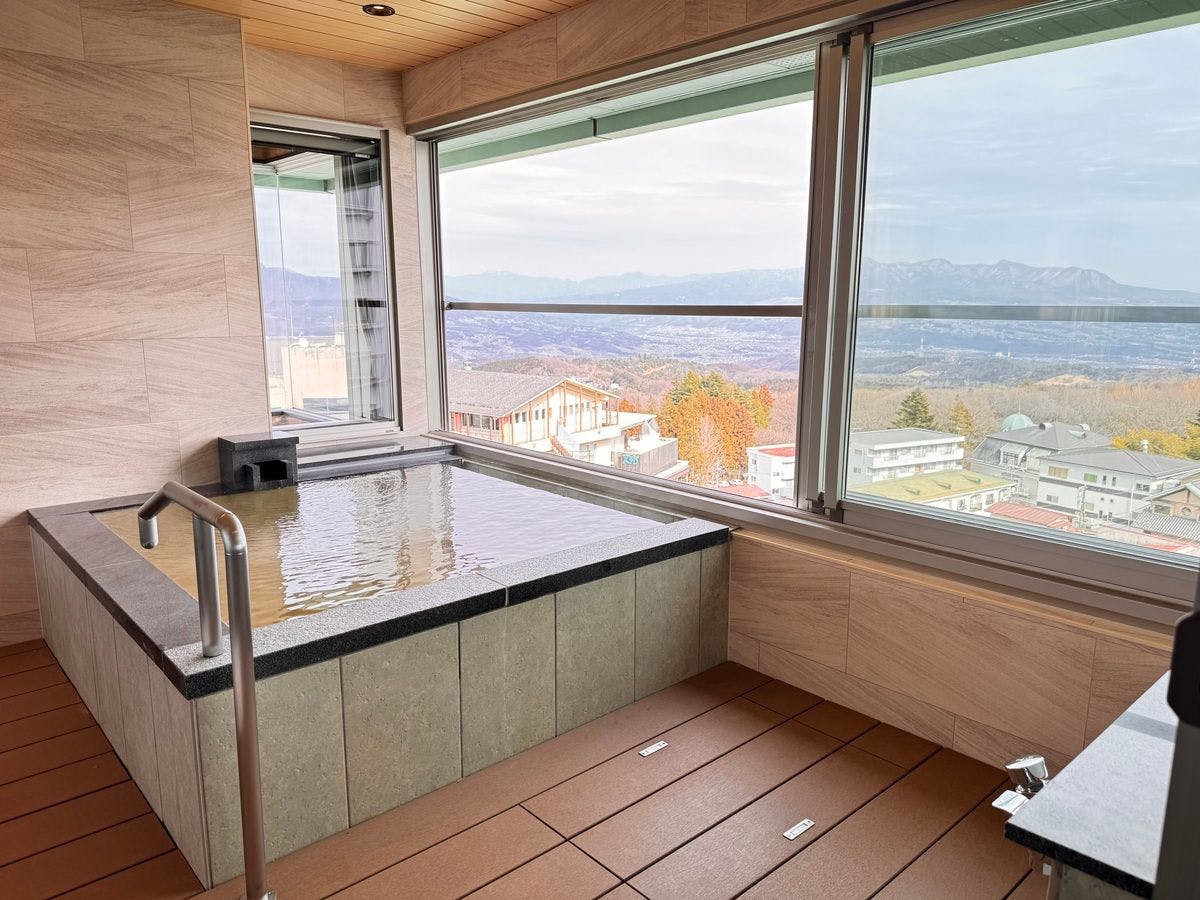 ห้องนอนสไตล์ญี่ปุ่นพร้อมอ่างอาบน้ำกลางแจ้ง (สองห้อง)