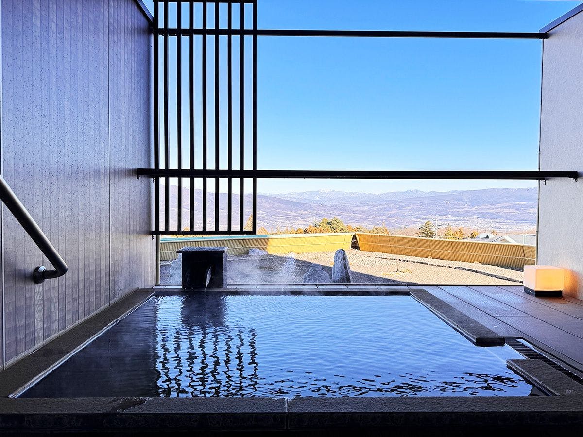 ห้องพักพร้อมอ่างอาบน้ำกลางแจ้ง - ตัวอย่าง