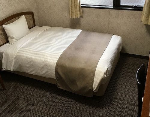 広めのお部屋でごゆっくりお寛ぎ下さい。