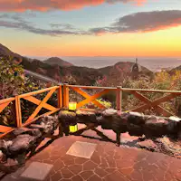 아침 일찍 노천탕 이미지