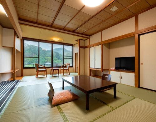華月亭 和室12畳の一例