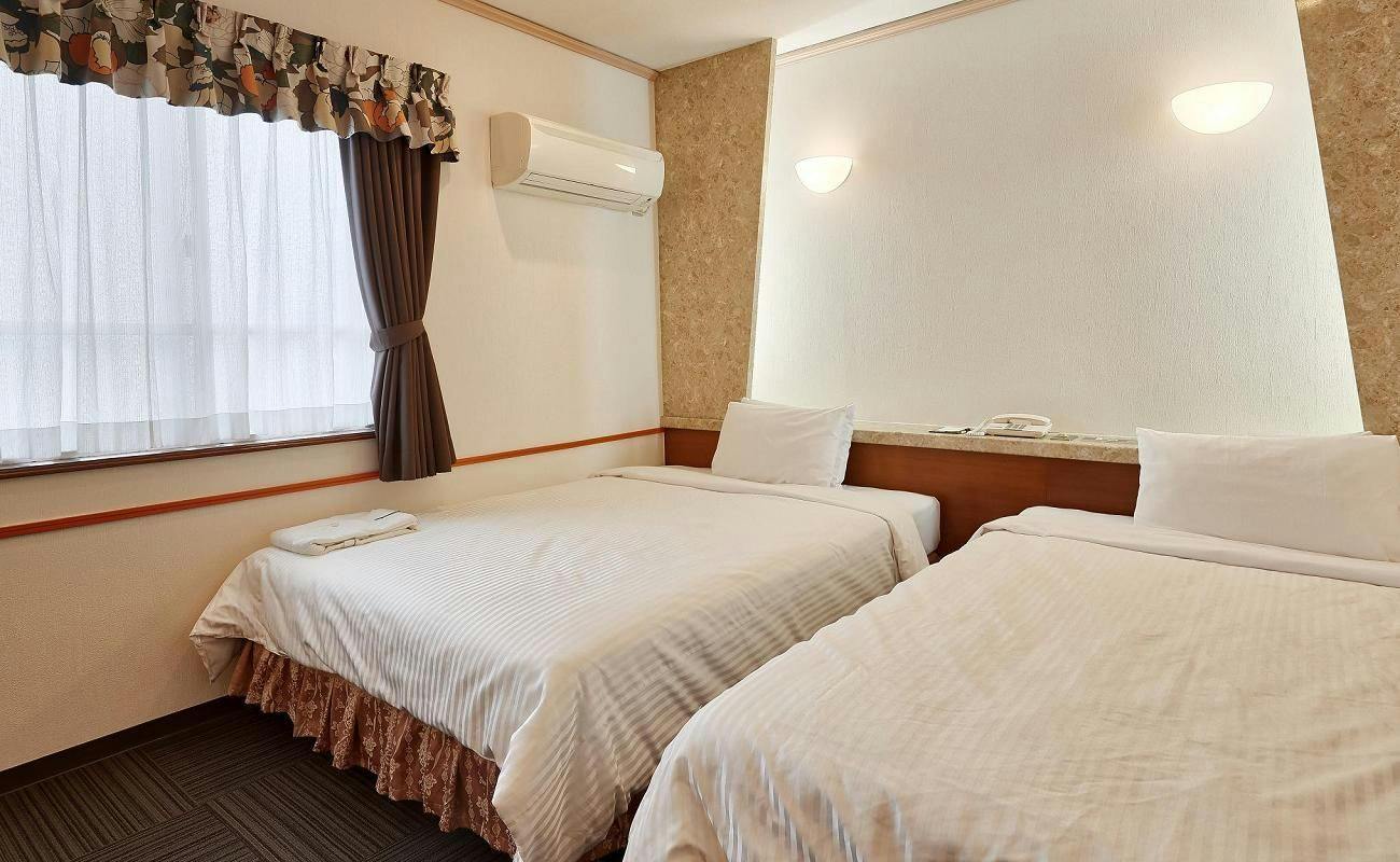 Crown Hotel Okinawa