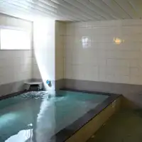 ห้องอาบน้ำสาธารณะชั้นใต้ดิน 1 เชิญพักผ่อนตามสบาย