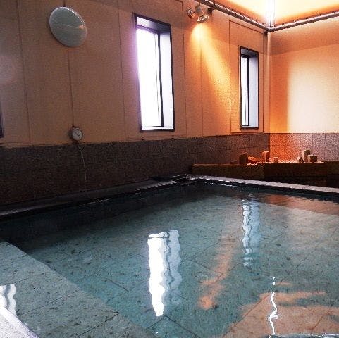 Kolam mandi besar di atas bumbung tingkat 10♪