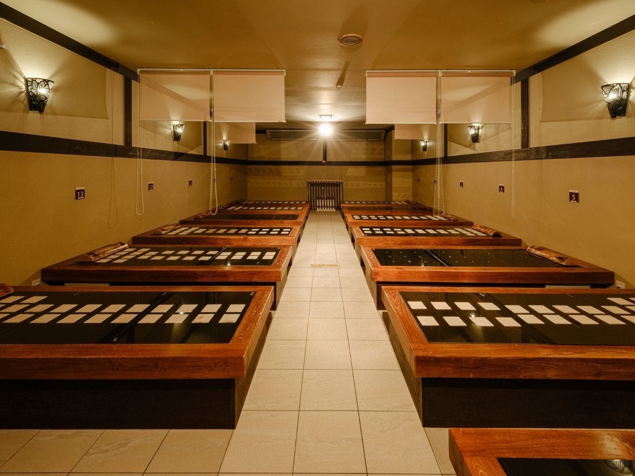 ■암반욕　포근한 돌판으로 온몸을 따뜻하게