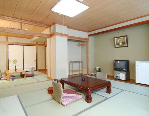 和室２０畳仕切りタイプ