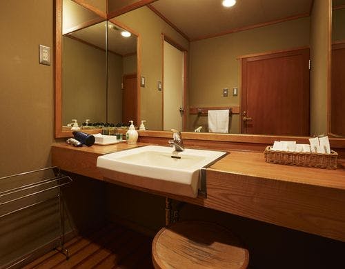 和室明亭ラージ　洗面台