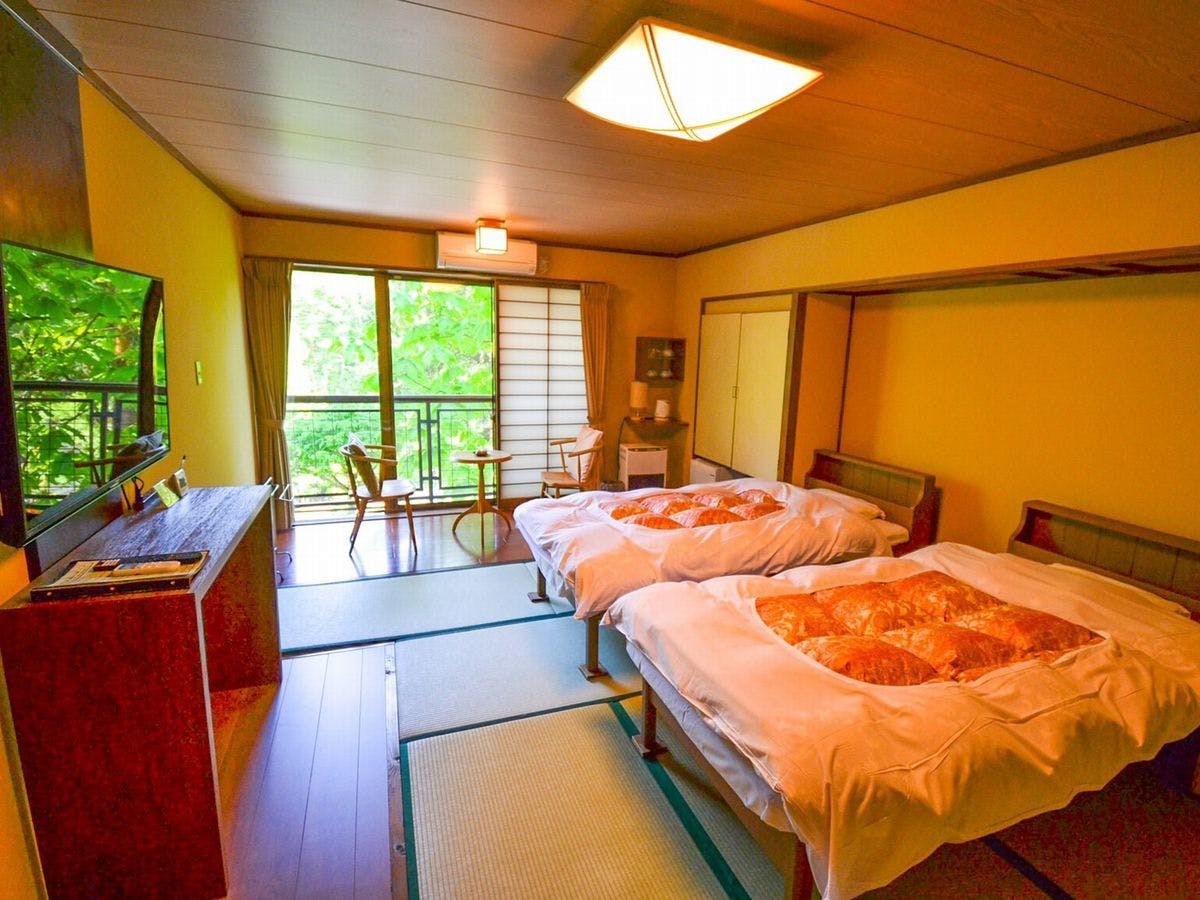 4층 【일본식 방 + 침대 2개】