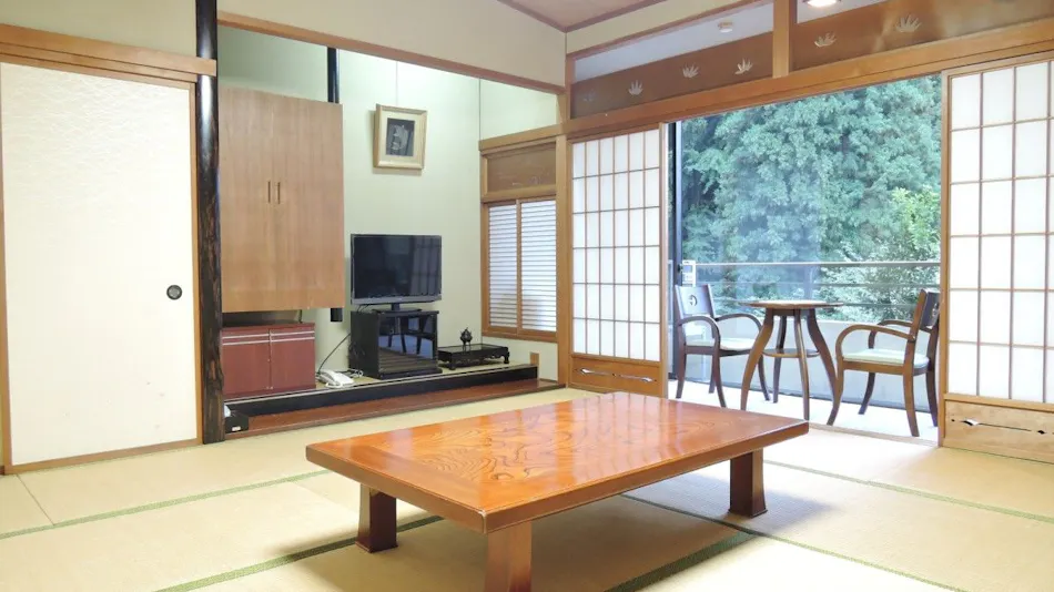 Maruoka Onsen Takekurabe
