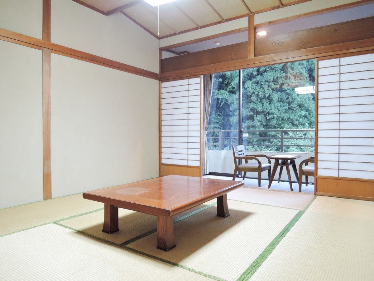 Maruoka Onsen Takekurabe