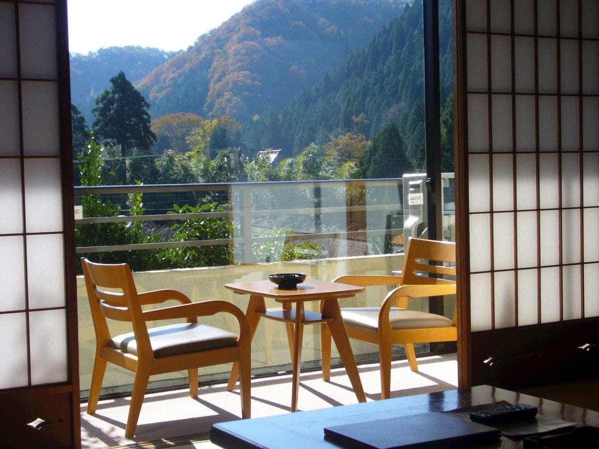 Maruoka Onsen Takekurabe