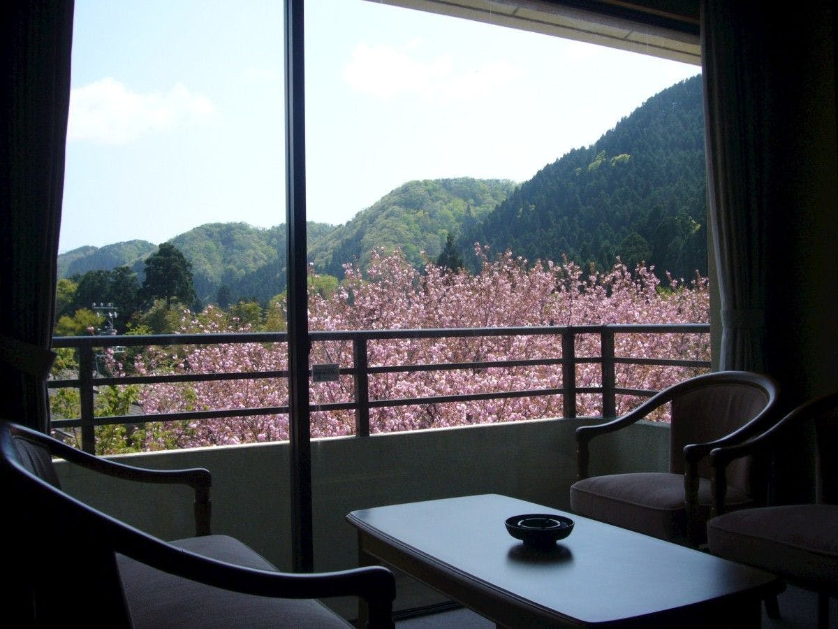 Maruoka Onsen Takekurabe