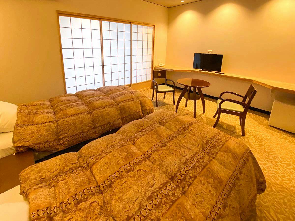 Maruoka Onsen Takekurabe