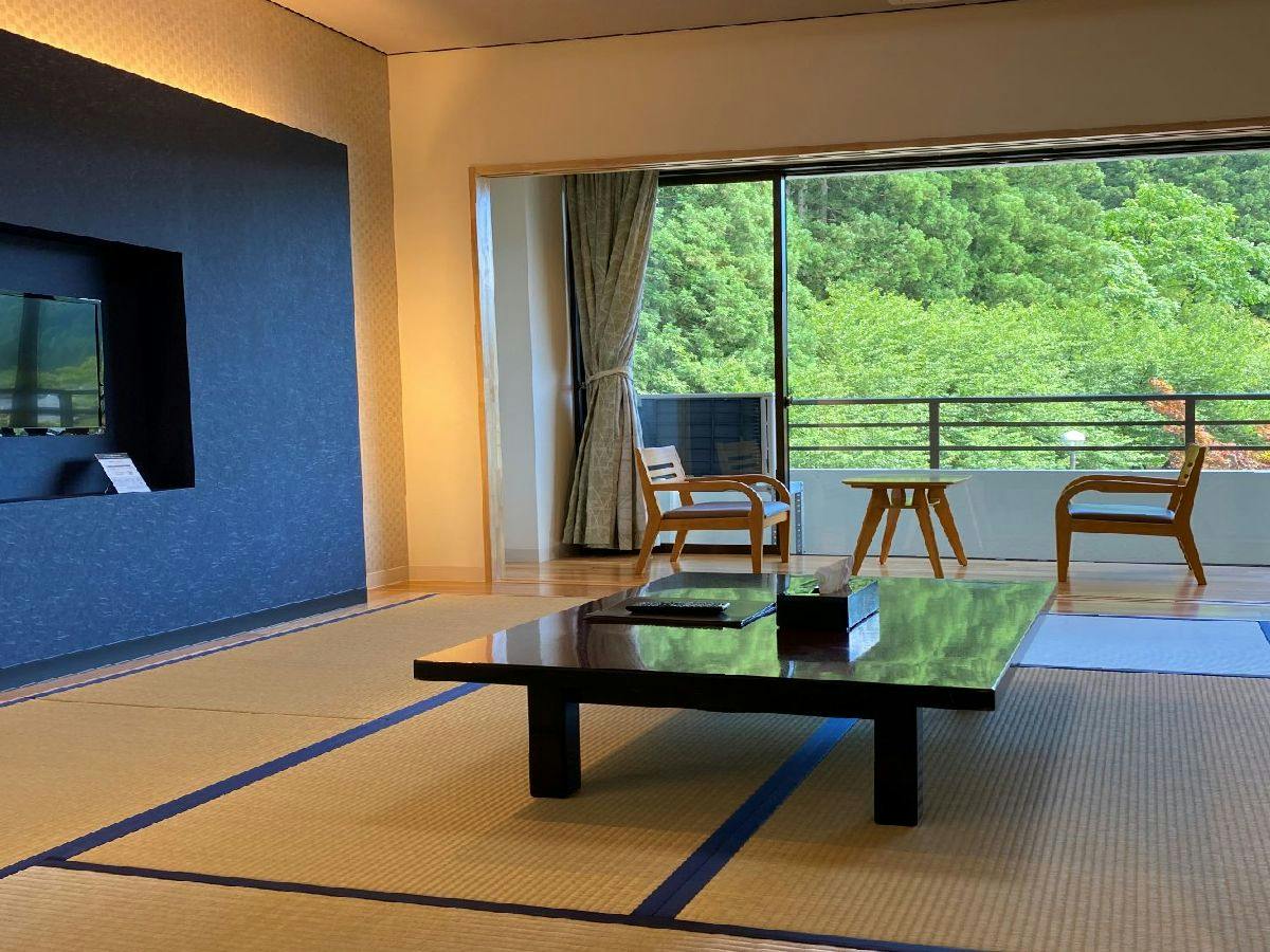 Maruoka Onsen Takekurabe